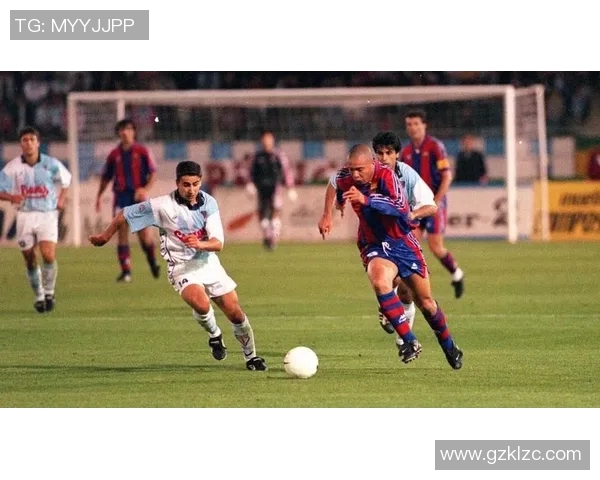 追忆足坛传奇十位已故球星的辉煌岁月与永恒足迹